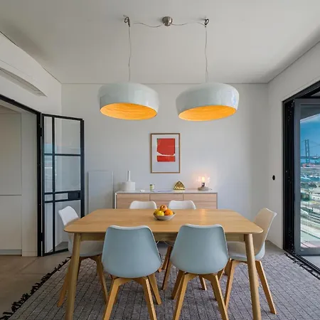 Nomad's 2bed Riverside * Lisboa