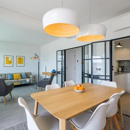 Nomad's 2bed Riverside Appartement